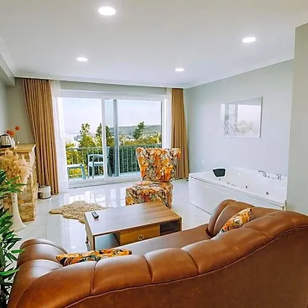 View 4*