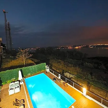 View 4*